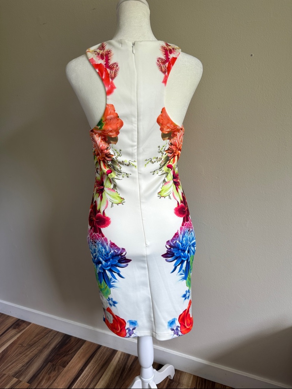 Bobby Rocco White Floral Bodycon Mini Dress with Vibrant Bloom Print - Picture 3 of 5